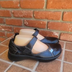 NAOT Black Leather Mary Janes Sz EU40/ 9 Israel. Travel shoe!!